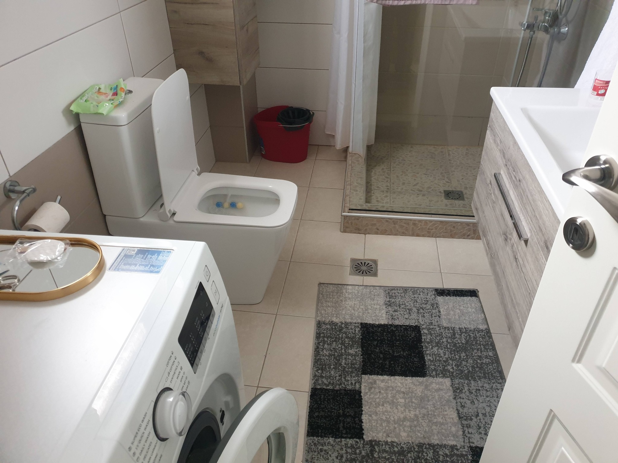 Jepet me qera  2+1 me siperfaqe 80 m² L 1