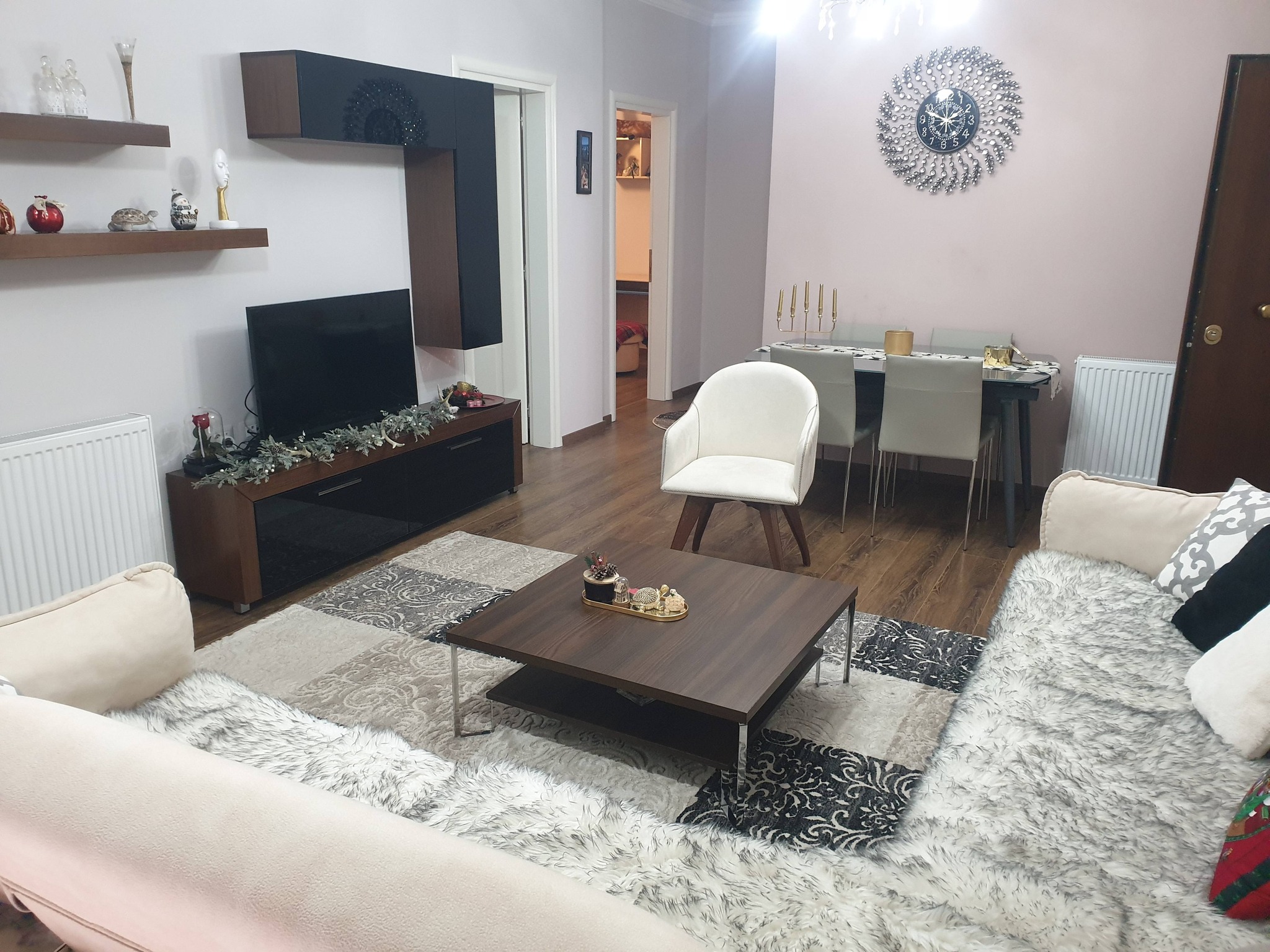 Jepet me qera  2+1 me siperfaqe 80 m² L 1