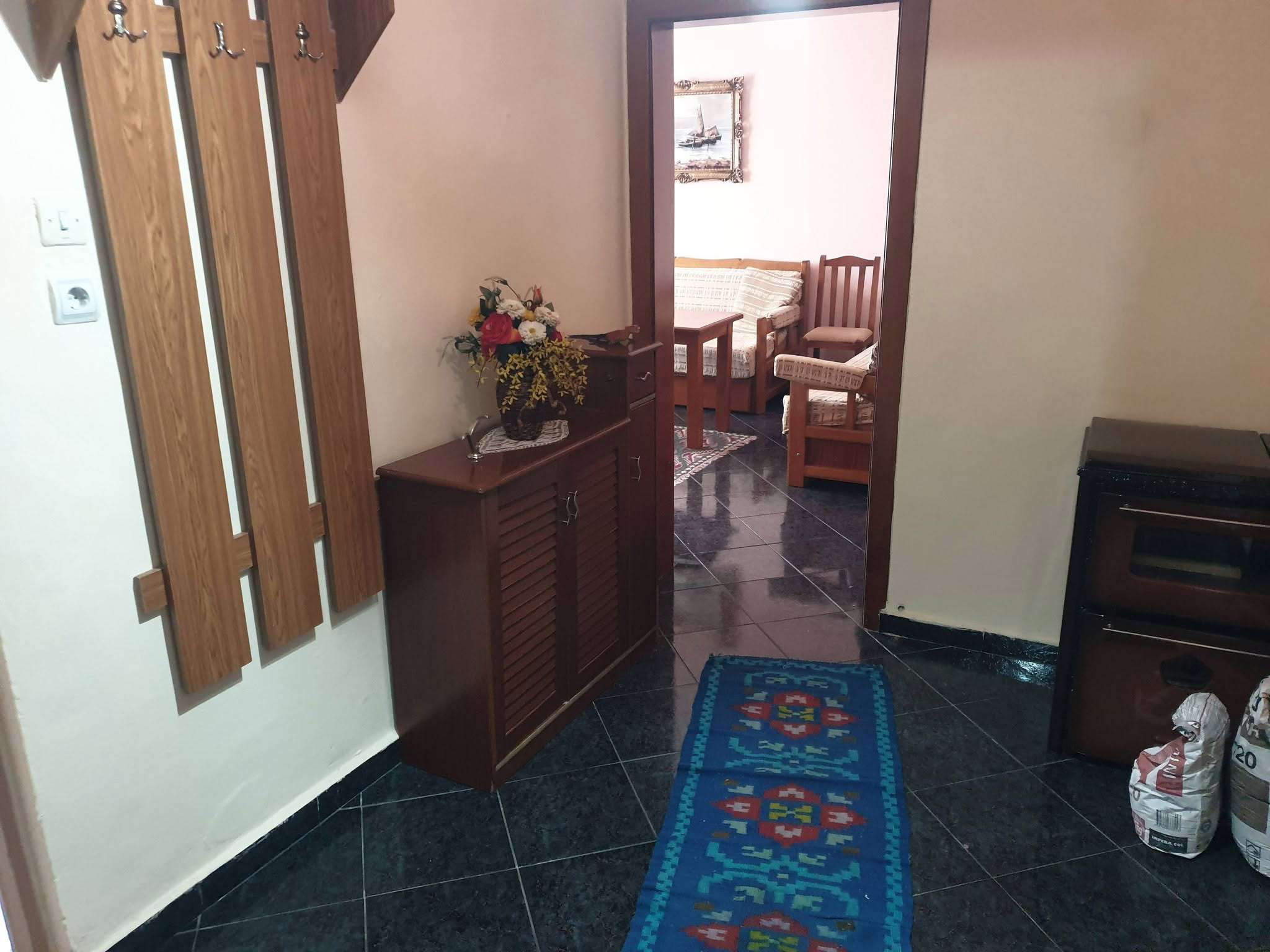 🏡 Jepet me qira apartament në Korçë – Lagjja 17