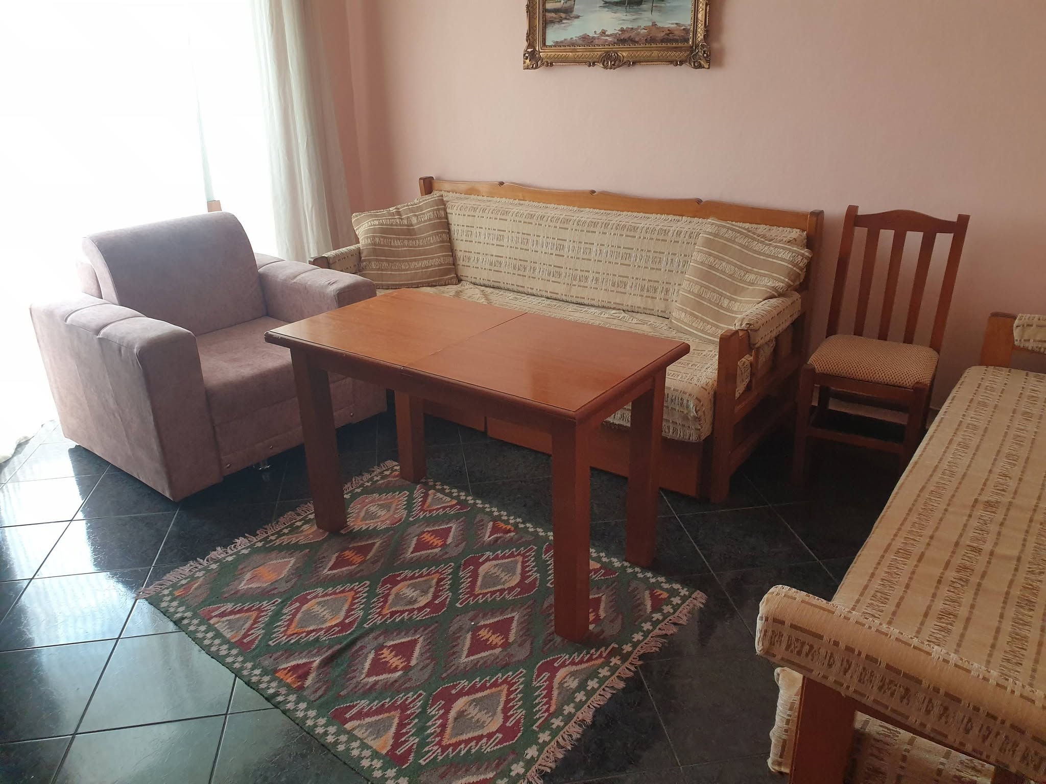 🏡 Jepet me qira apartament në Korçë – Lagjja 17