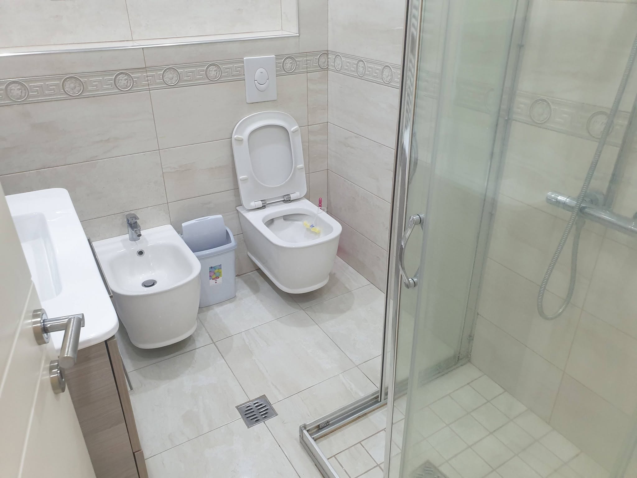 🏡 Jepet me qira hyrje në Korçë – Lagjja 17